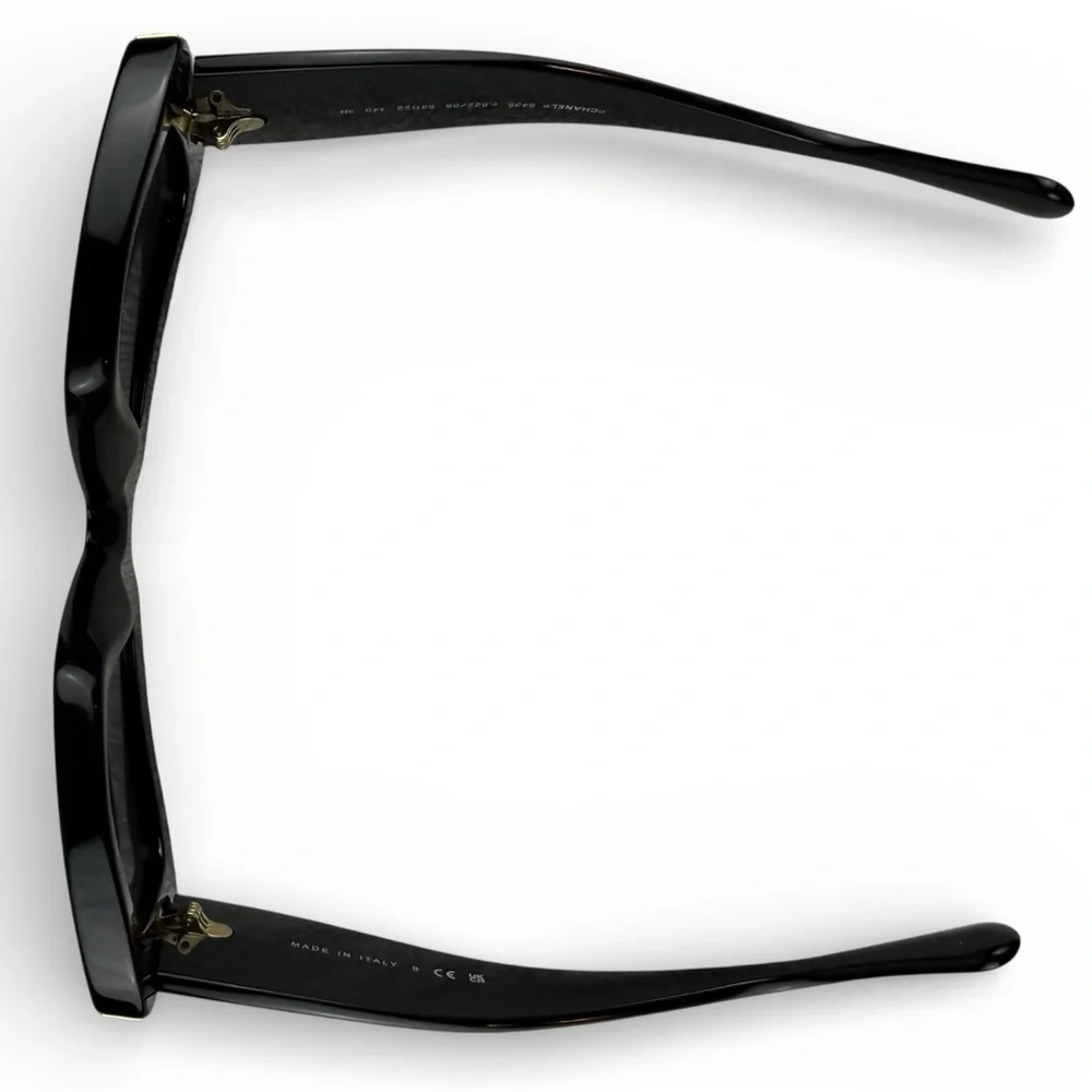 CHANEL RECTANGLE SUNGLASSES Acetate, Black & Gold - Lens Gray, Gradient